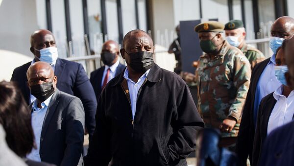 South African President Cyril Ramaphosa visits a shopping centre which was damaged after several days of looting following the imprisonment of former South Africa President Jacob Zuma in Durban, South Africa, July 16, 2021. - Sputnik International