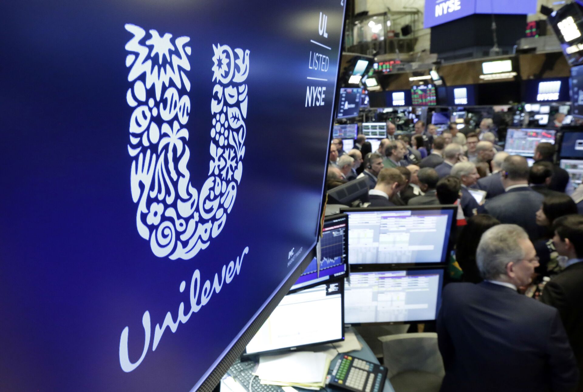 FILE - In this Thursday, March 15, 2018 file photo, the logo for Unilever appears above a trading post on the floor of the New York Stock Exchange. Consumer products giant Unilever, said Thursday July 23, 2020, that second-quarter sales were only slightly lower than the same period a year ago despite the lockdown measures triggered by the global fight against the coronavirus. - Sputnik International, 1920, 07.09.2021