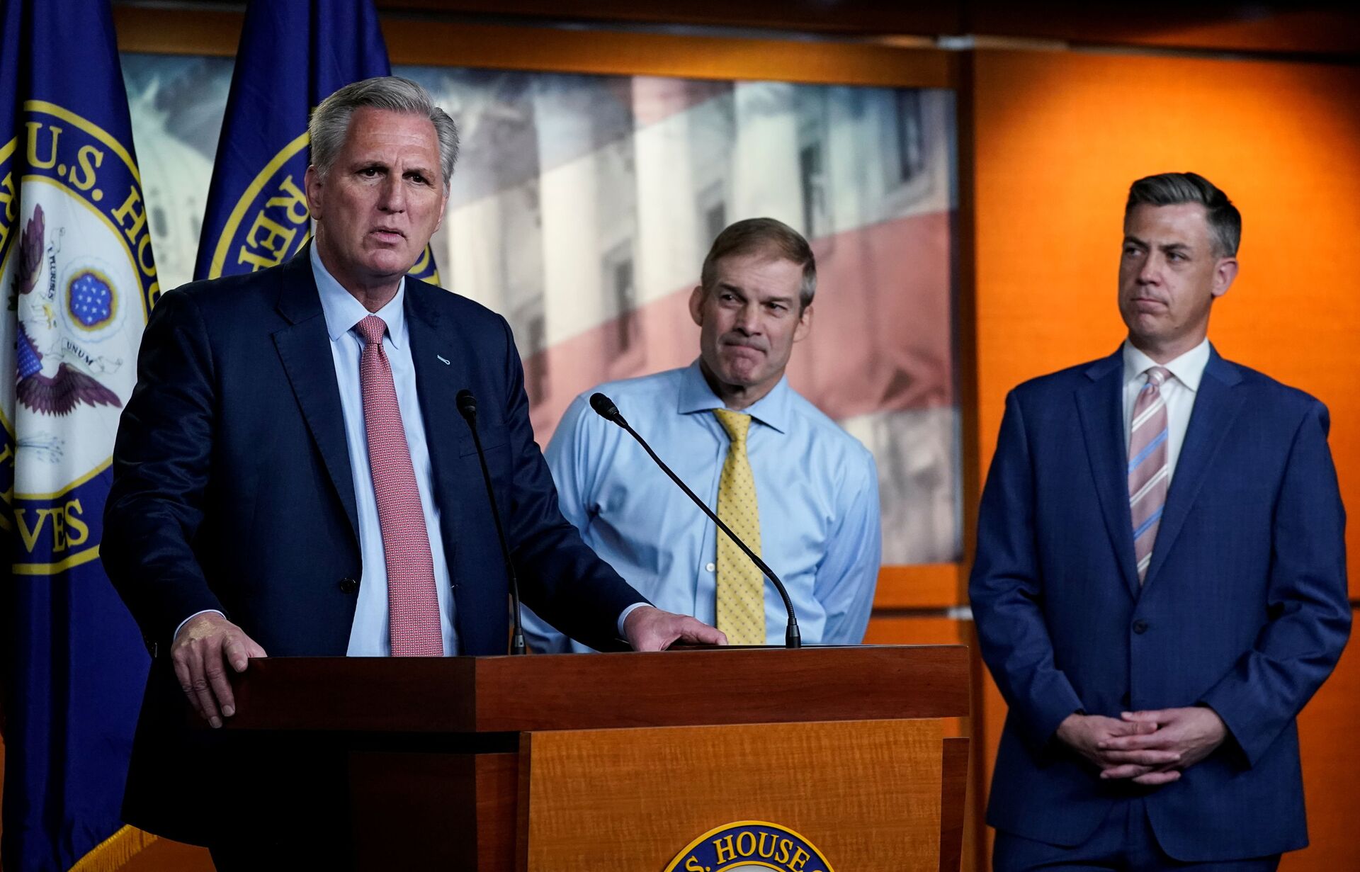 U.S. House Minority Leader Kevin McCarthy (R-CA) announces the withdrawal of his nominees to serve on the special committee probing the Jan. 6 attack on the Capitol, as two of the Republican nominees, Reps' Jim Jordan (R-OH) and Jim Banks (R-IN), standby during a news conference on Capitol Hill in Washington, U.S., July 21, 2021 - Sputnik International, 1920, 07.09.2021
