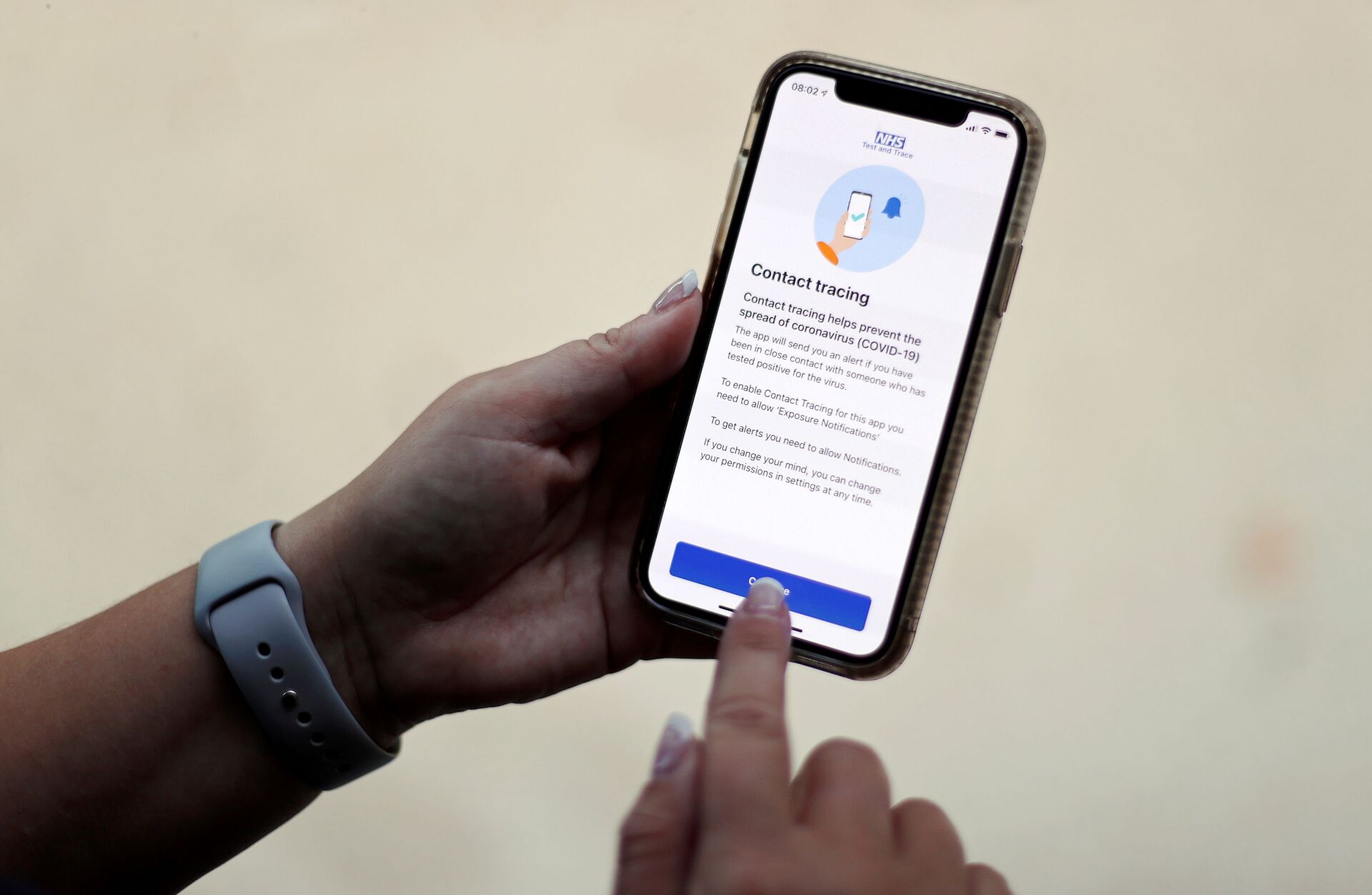 FILE PHOTO: The coronavirus disease (COVID-19) contact tracing smartphone app of Britain's National Health Service (NHS) is displayed on an iPhone in this illustration photograph taken in Keele, Britain, September 24, 2020.  - Sputnik International, 1920, 07.09.2021
