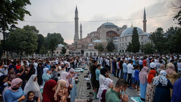 Worshippers attend prayers marking the Muslim festival of sacrifice Eid al-Adha at Hagia Sophia Grand Mosque in Istanbul, Turkey, July 20, 2021. - Sputnik International