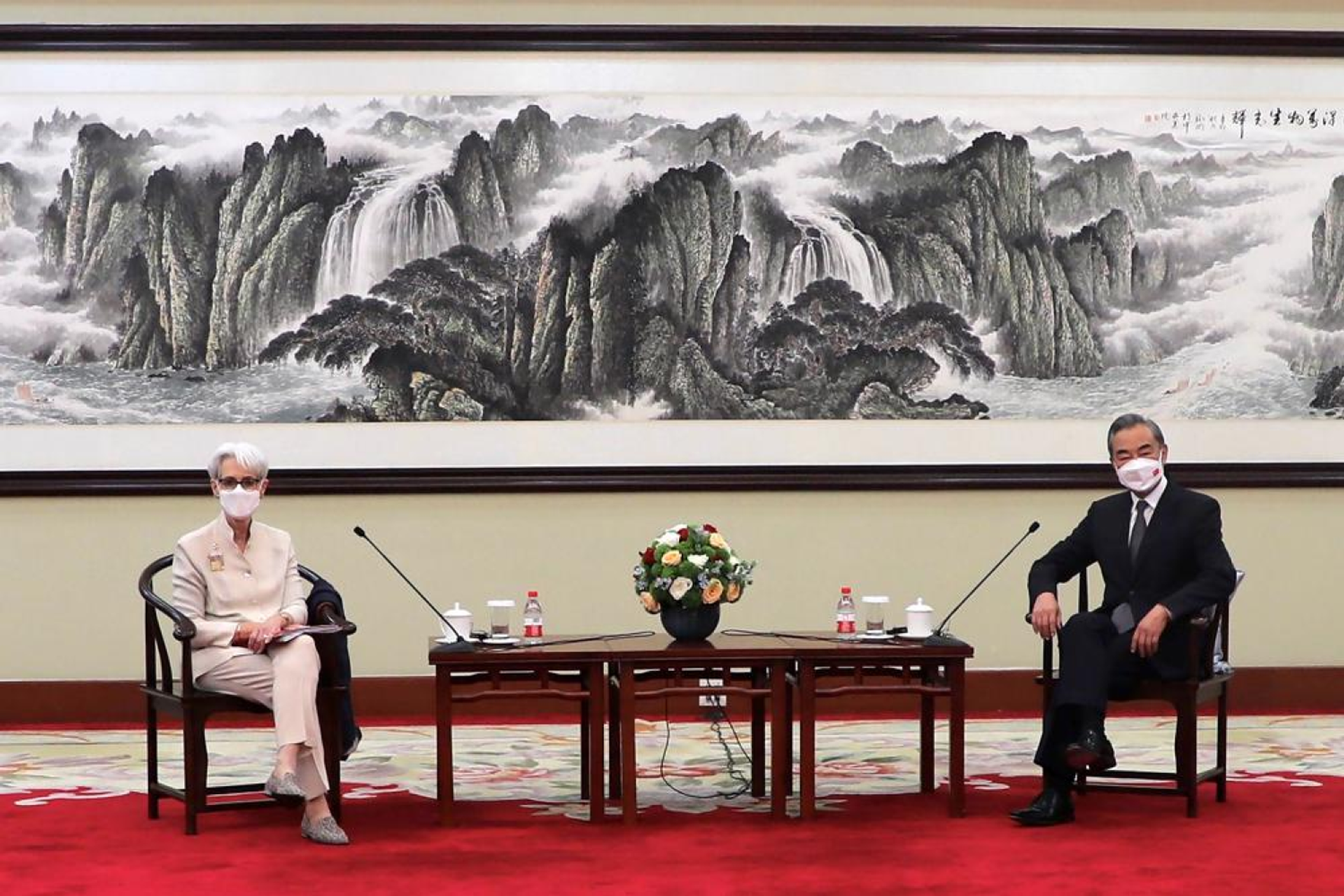 In this photo provided by the U.S. Department of State, U.S. Deputy Secretary of State Wendy Sherman, left, and Chinese Foreign Minister Wang Yi sit together in Tianjin, China, Monday, July 26, 2021. - Sputnik International, 1920, 07.09.2021