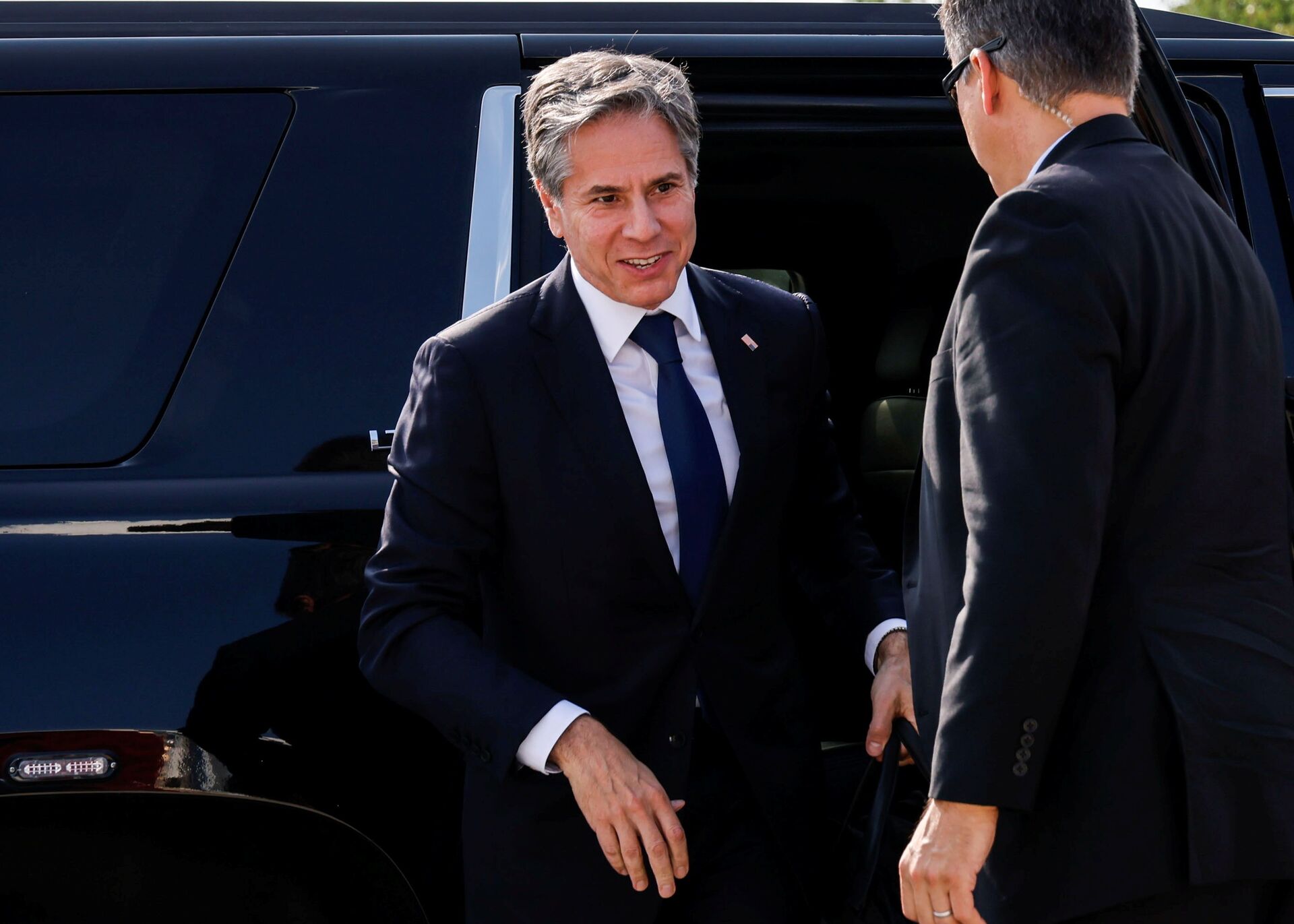 U.S. Secretary of State Antony Blinken exits his vehicle prior to departing Washington on travel to New Delhi, India and Kuwait City, Kuwait at Joint Base Andrews, Maryland, U.S., July 26, 2021. - Sputnik International, 1920, 07.09.2021