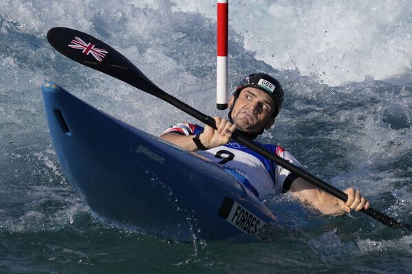 Bradley Forbes-Cryans of Great Britain competes in the men's K1 heats of the Canoe Slalom at the 2020 Summer Olympics in Tokyo, Japan.  - Sputnik International