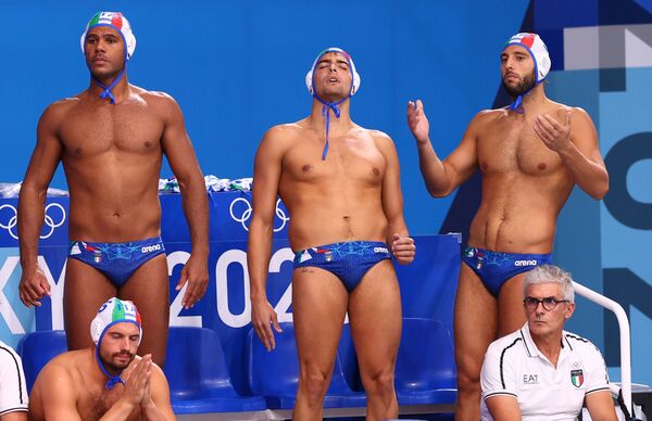 Italian water polo team members during their match vs Greece at the Tokyo 2020 Olympics. - Sputnik International
