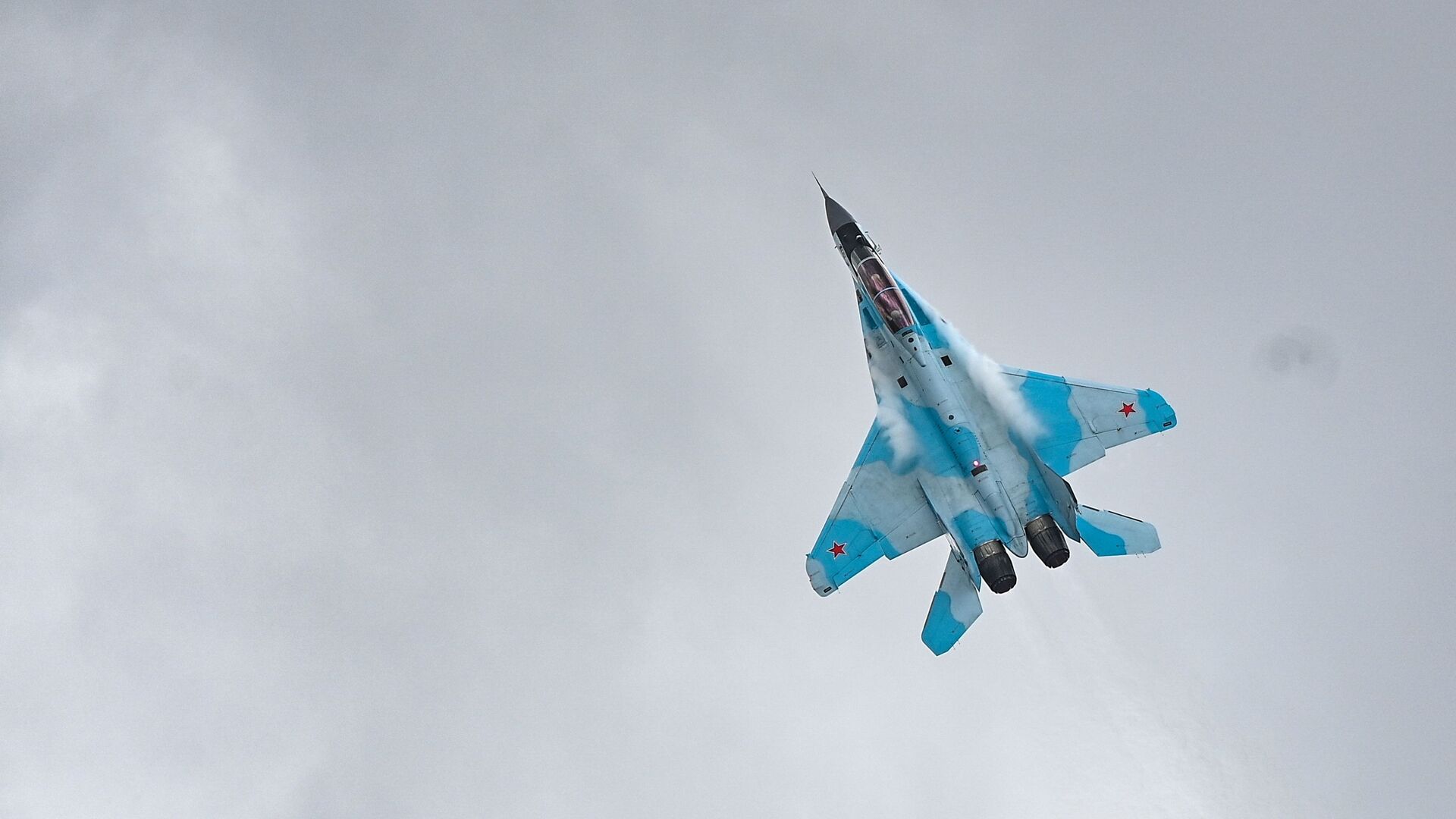 Upgraded Russian fourth-generation jet Su-35 NATO reporting names: Flanker-E) during MAKS-2021 air show - Sputnik International, 1920, 25.05.2023