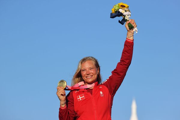Gold medallist sailor Anne-Marie Rindom of Denmark celebrates on the podium.  - Sputnik International
