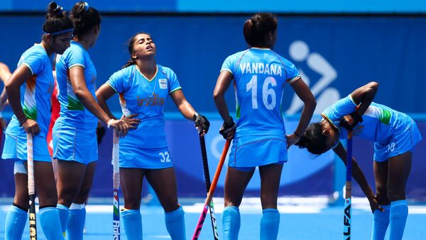 Tokyo 2020 Olympics - Hockey - Women - Bronze medal match - Britain v India - Oi Hockey Stadium, Tokyo, Japan - August 6, 2021. Players of India react as they wait for the referee's decision on a video referral.  - Sputnik International