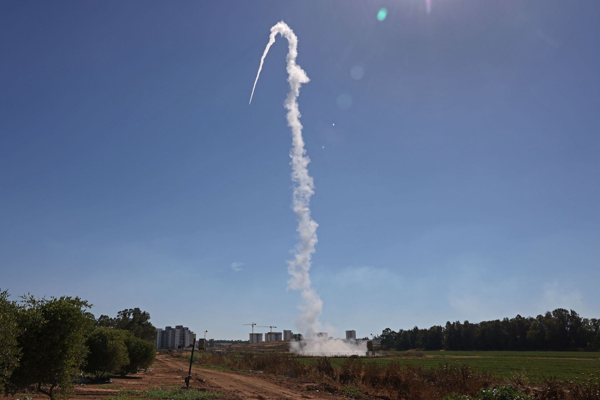 Israel's Iron Dome aerial defence system is launched to intercept rockets launched from the Gaza Strip, above the southern Israeli city of Sderot, on May 18, 2021. - Sputnik International, 1920, 07.09.2021