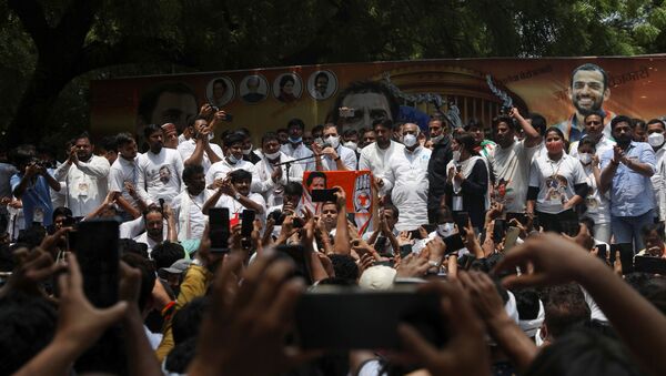 India's main opposition Congress party leader Rahul Gandhi attends a protest against what they say inflation, farm laws, unemployment and Pegasus snooping, in New Delhi - Sputnik International
