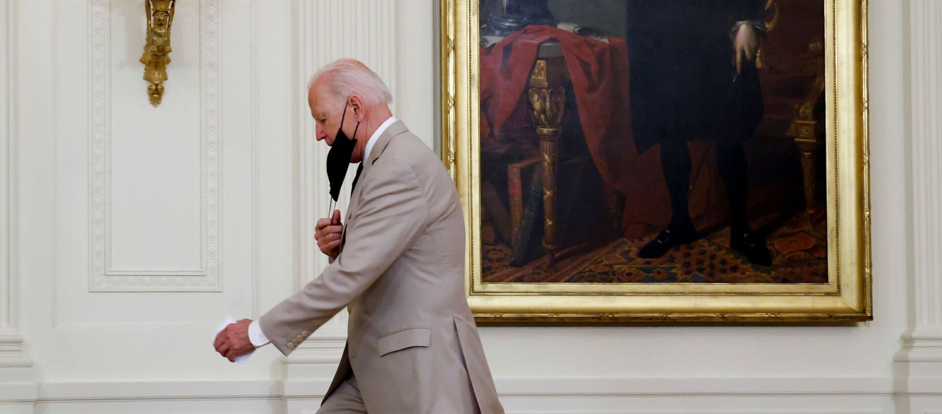 U.S. President Joe Biden arrives to deliver remarks on employment numbers at the White House in Washington, U.S. August 6, 2021.  REUTERS/Jonathan Ernst - Sputnik International, 1920, 20.08.2021