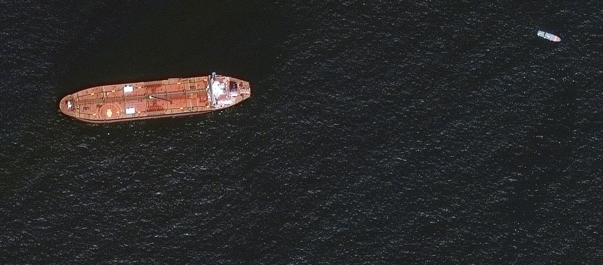A satellite image shows the damaged Mercer Street Tanker moored off the coast of Fujairah, United Arab Emirates, August 4, 2021 - Sputnik International, 1920, 09.08.2021