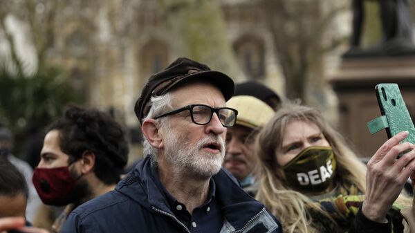Former Labour party leader Jeremy Corbyn joins demonstrators at Parliament Square during a 'Kill the Bill' protest in London, Saturday, April 3, 2021 - Sputnik International