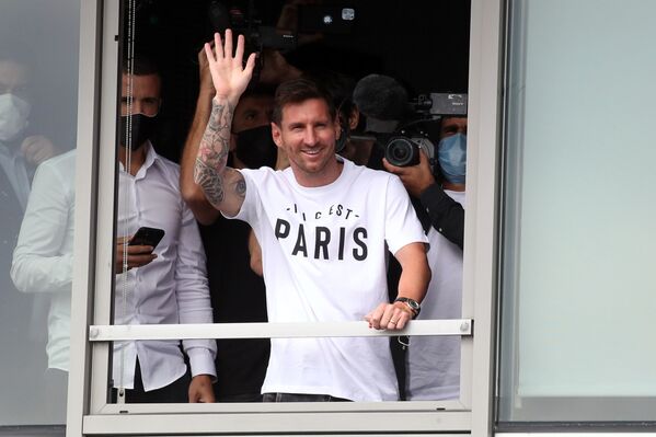 Lionel Messi arrives in Paris to join Paris St Germain, 10 August 2021. - Sputnik International