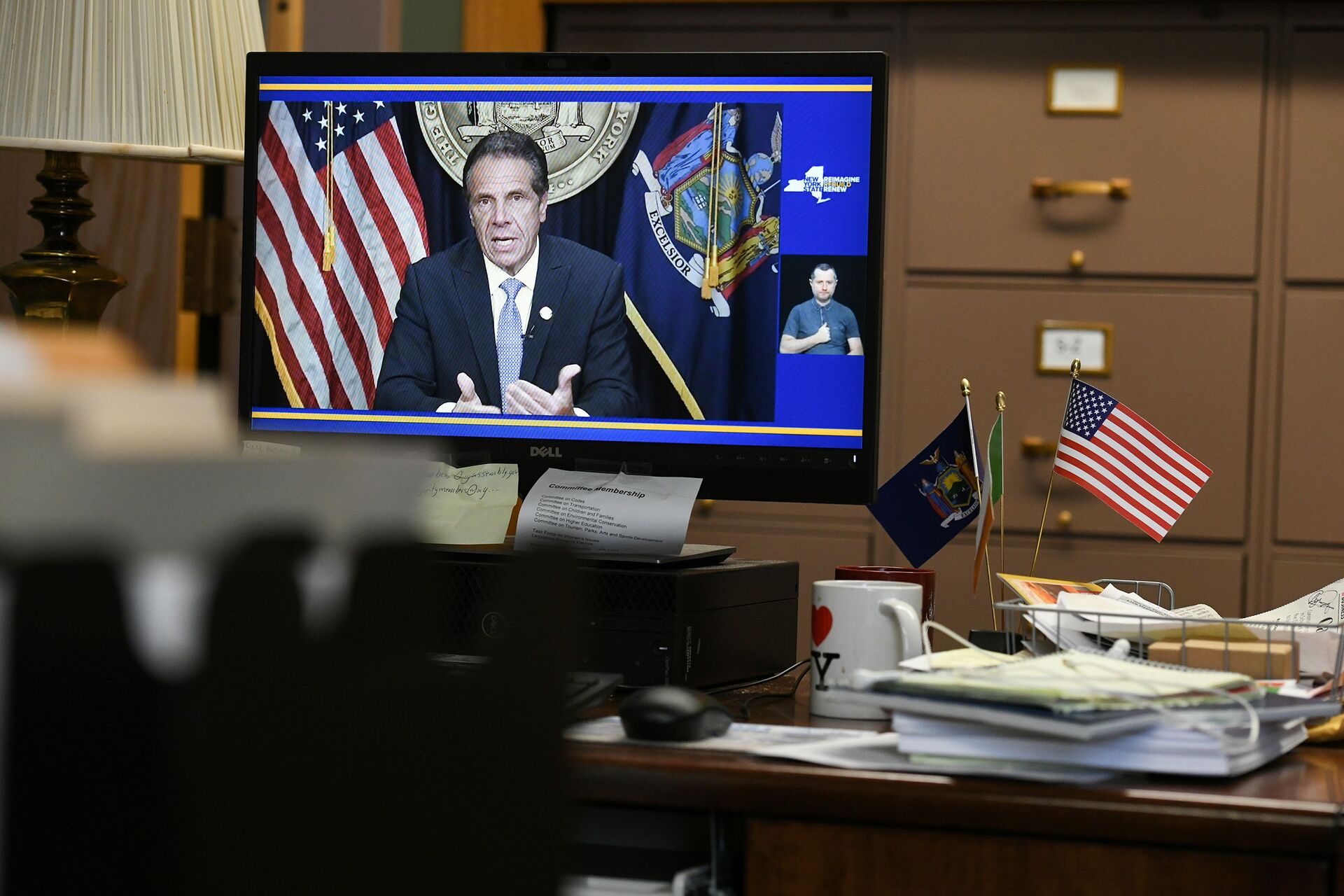Governor Andrew Cuomo's resignation is seen on a computer screen in Assemblywoman Patricia Fahy's office at the Legislative Office Building in Albany, New York, U.S., August 10, 2021 - Sputnik International, 1920, 07.09.2021