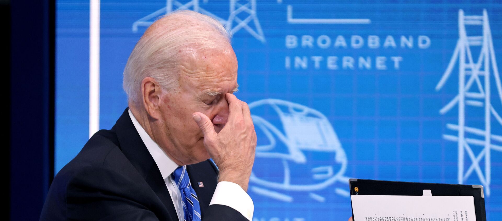 U.S. President Joe Biden meets virtually with governors, mayors, and other state and local elected officials to discuss the bipartisan Infrastructure Investment and Jobs Act, in the South Court Auditorium at the White House in Washington, U.S., August 11, 2021. - Sputnik International, 1920