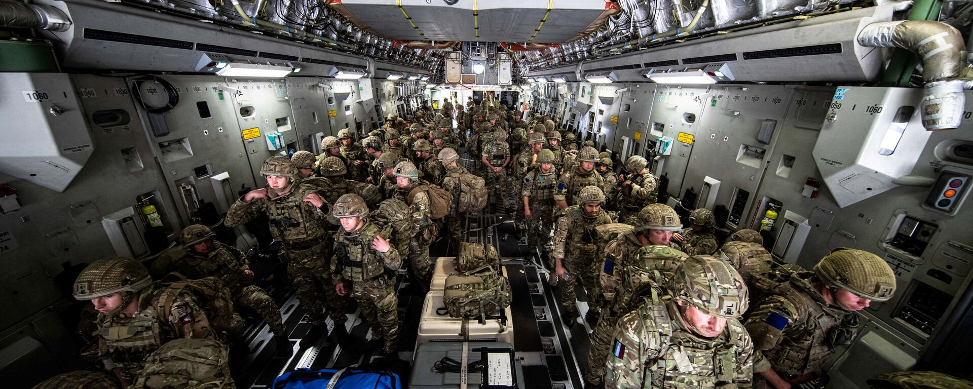British Forces from 16 Air Assault Brigade arrive in Kabul, Afghanistan, to provide support to British nationals leaving the country, as part of Operation PITTING after Taliban insurgents took control of the presidential palace in Kabul, August 15, 2021. Leading Hand Ben Shread/RAF/UK Ministry of Defence 2021/Handout via REUTERS   THIS IMAGE HAS BEEN SUPPLIED BY A THIRD PARTY. - Sputnik International, 1920