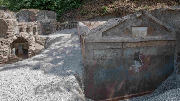 The tomb of Marcus Venerius Secundio is pictured in this undated photo obtained August, 17, 2021, in Pompeii, Italy. - Sputnik International