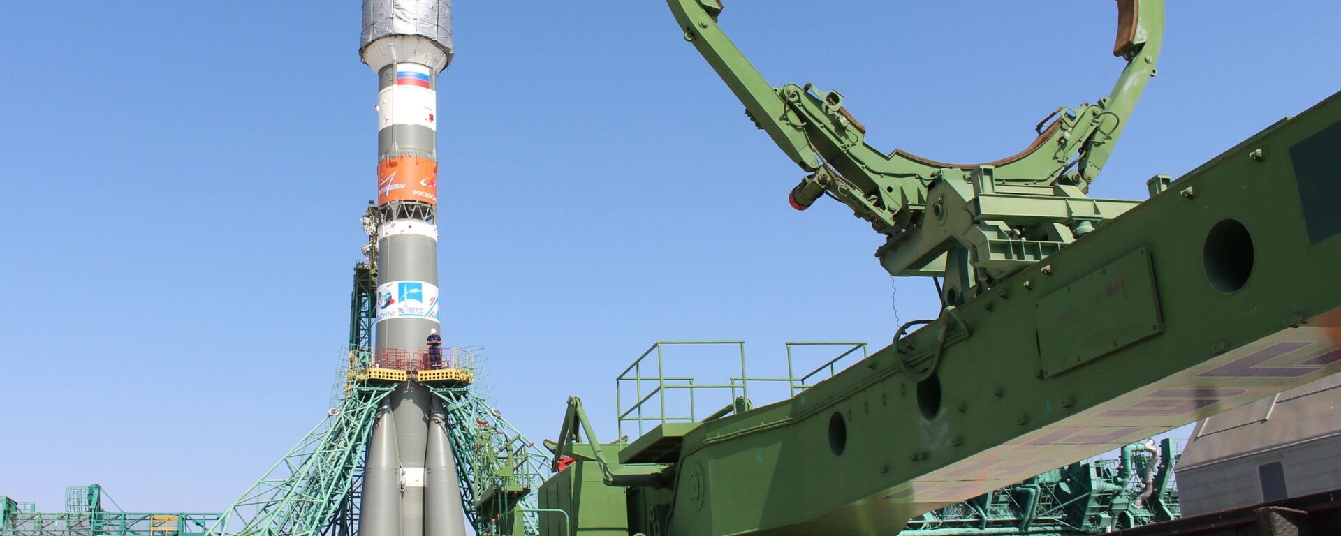 Installation of the Soyuz-2.1b launch vehicle with the Fregat upper stage at the launch pad No. 31 of the Baikonur cosmodrome. - Sputnik International, 1920, 14.12.2025