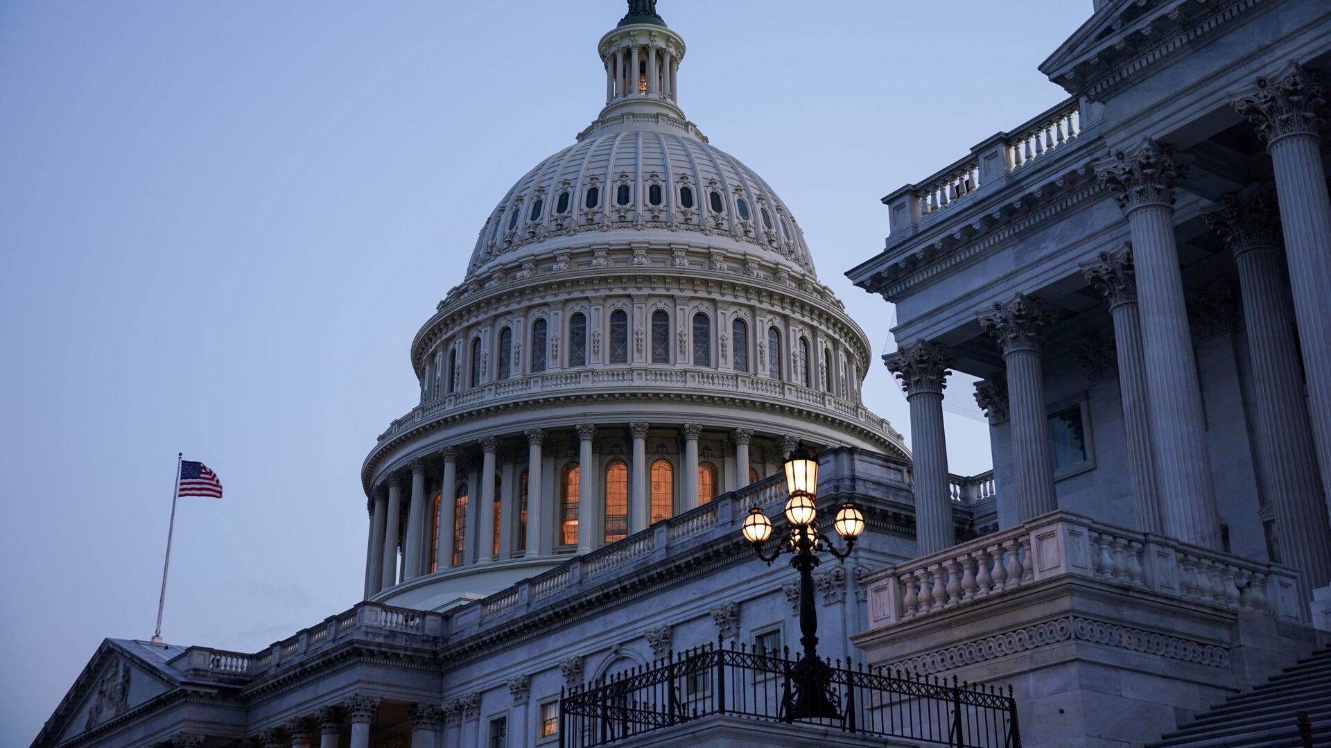 FILE PHOTO: The exterior of the U.S. Capitol is seen as Senators work to advance the bipartisan infrastructure bill in Washington, U.S., August 8, 2021. REUTERS/Sarah Silbiger/File Photo - Sputnik International, 1920, 28.10.2021