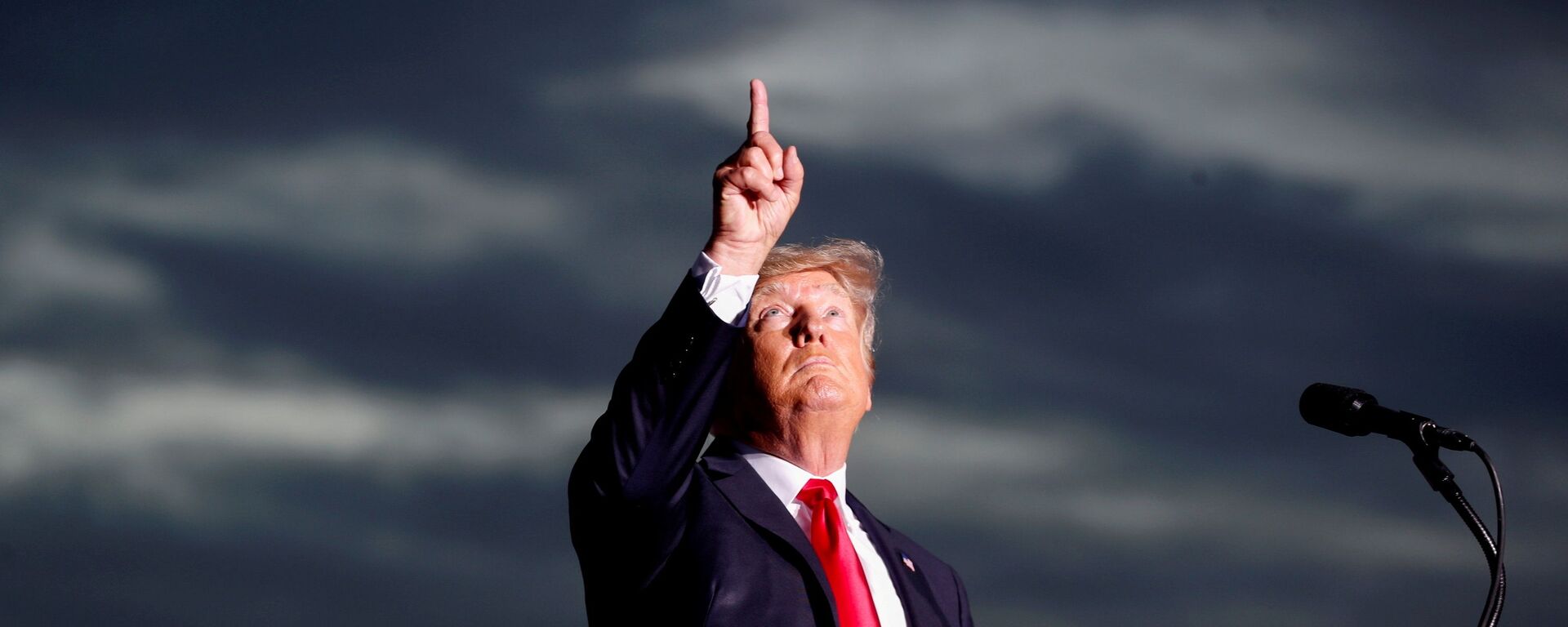 Former President Donald Trump gestures while speaking to his supporters during the Save America Rally at the Sarasota Fairgrounds in Sarasota, Florida, U.S. July 3, 2021.  - Sputnik International, 1920