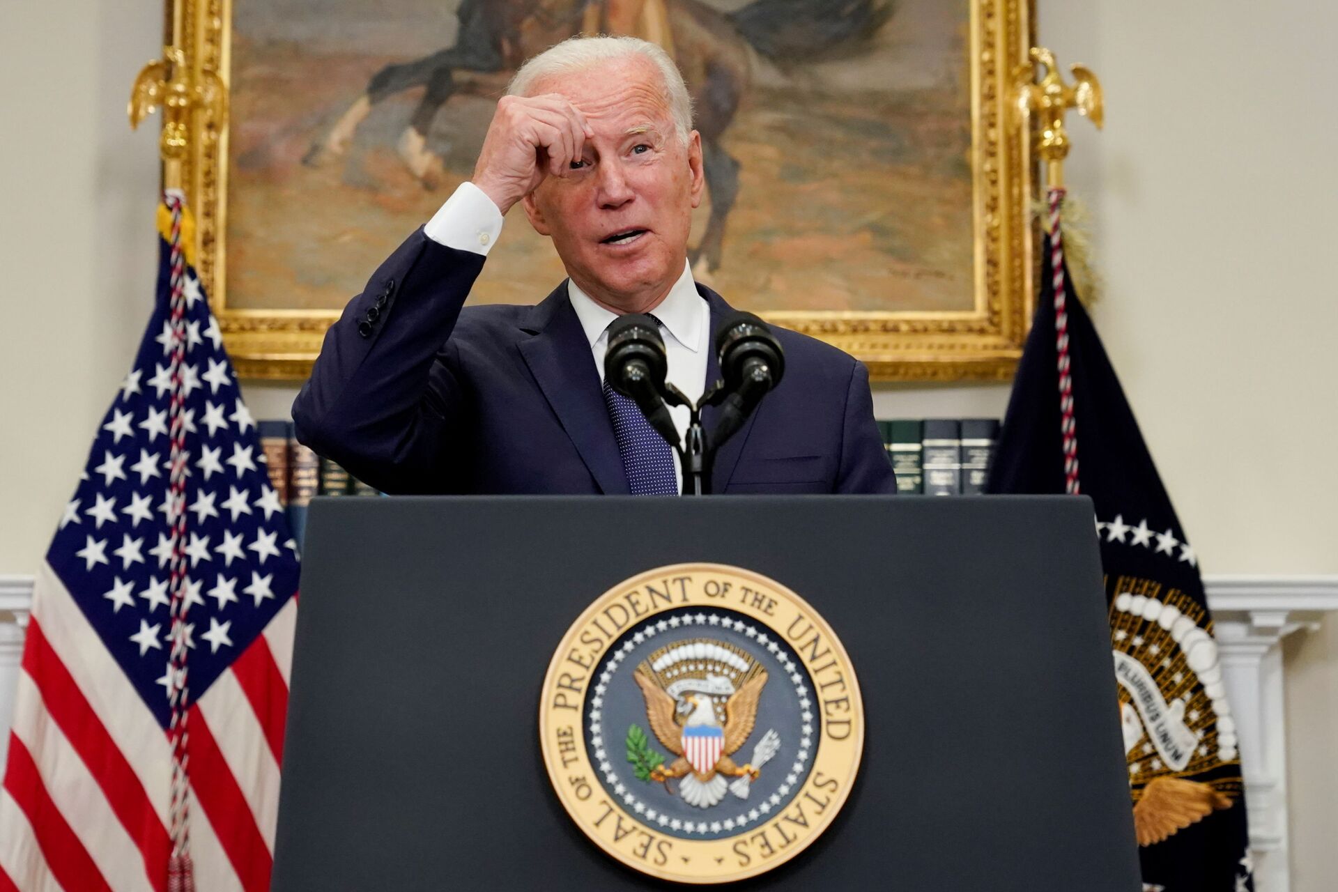 U.S. President Joe Biden speaks about Hurricane Henri and the evacuation of Afghanistan in the Roosevelt Room of the White House in Washington, D.C., U.S. August 22, 2021. - Sputnik International, 1920, 07.09.2021