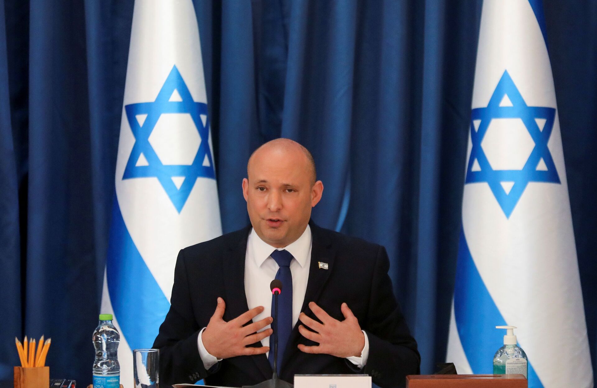 Israeli Prime Minister Naftali Bennett chairs the weekly cabinet meeting in Jerusalem August 22, 2021.  Gil Cohen-Magen/Pool via REUTERS - Sputnik International, 1920, 26.11.2021