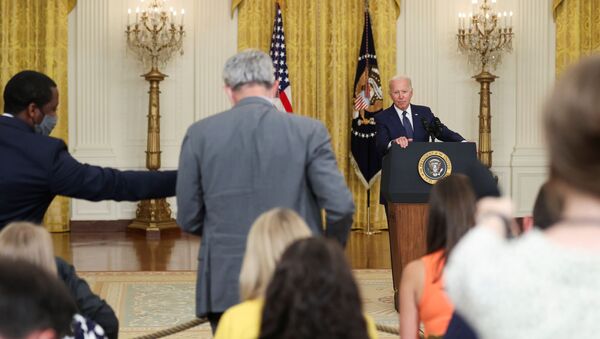 U.S. President Joe Biden answers questions from the media as he delivers remarks about Afghanistan, from the East Room of the White House in Washington, U.S. August 26, 2021 - Sputnik International