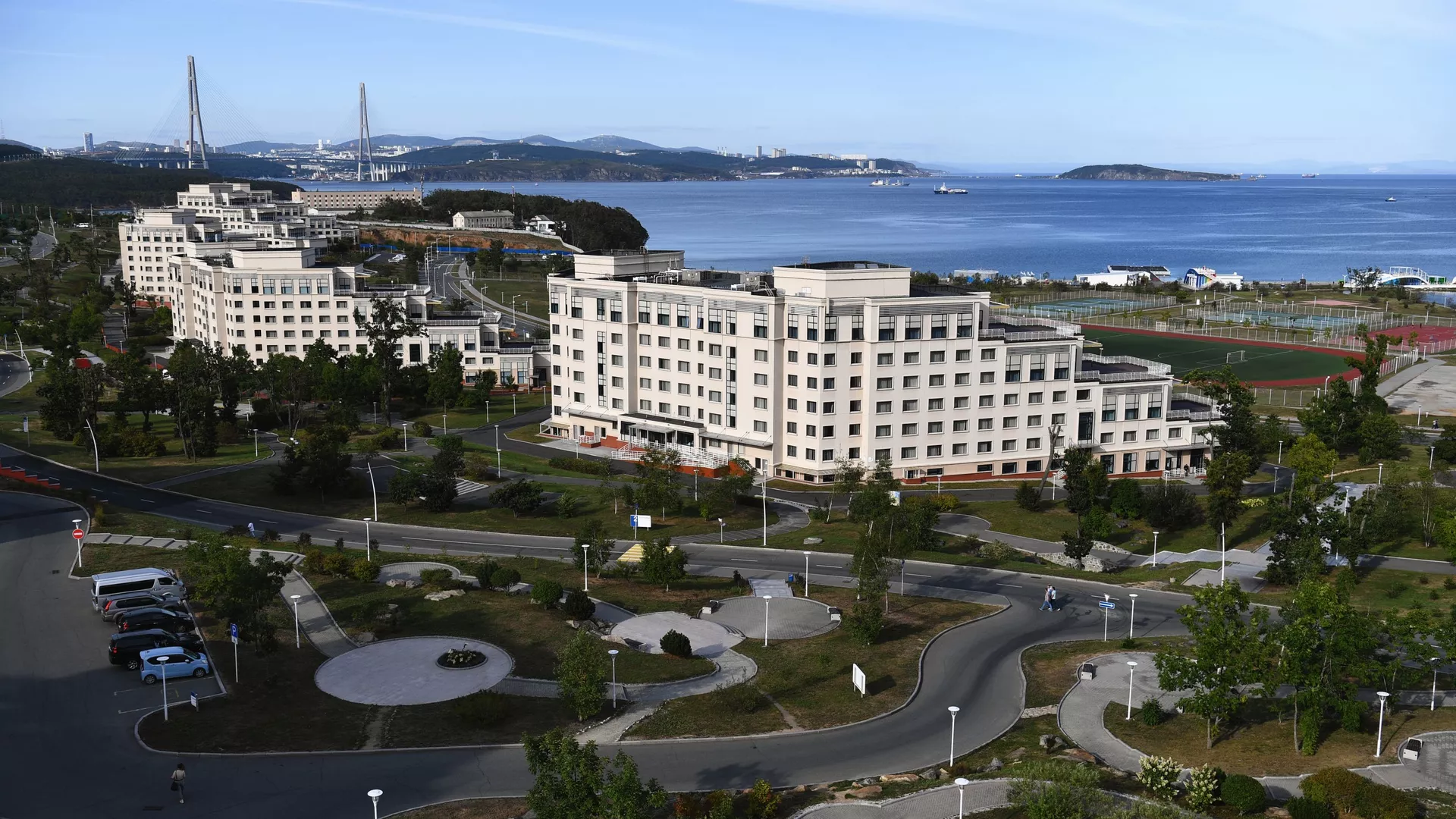 View of the campus of the Far Eastern Federal University (FEFU) on the shores of the Ajax Bay in Vladivostok, Russia where the Eastern Economic Forum (EEF) will be held - Sputnik International, 1920, 19.06.2024