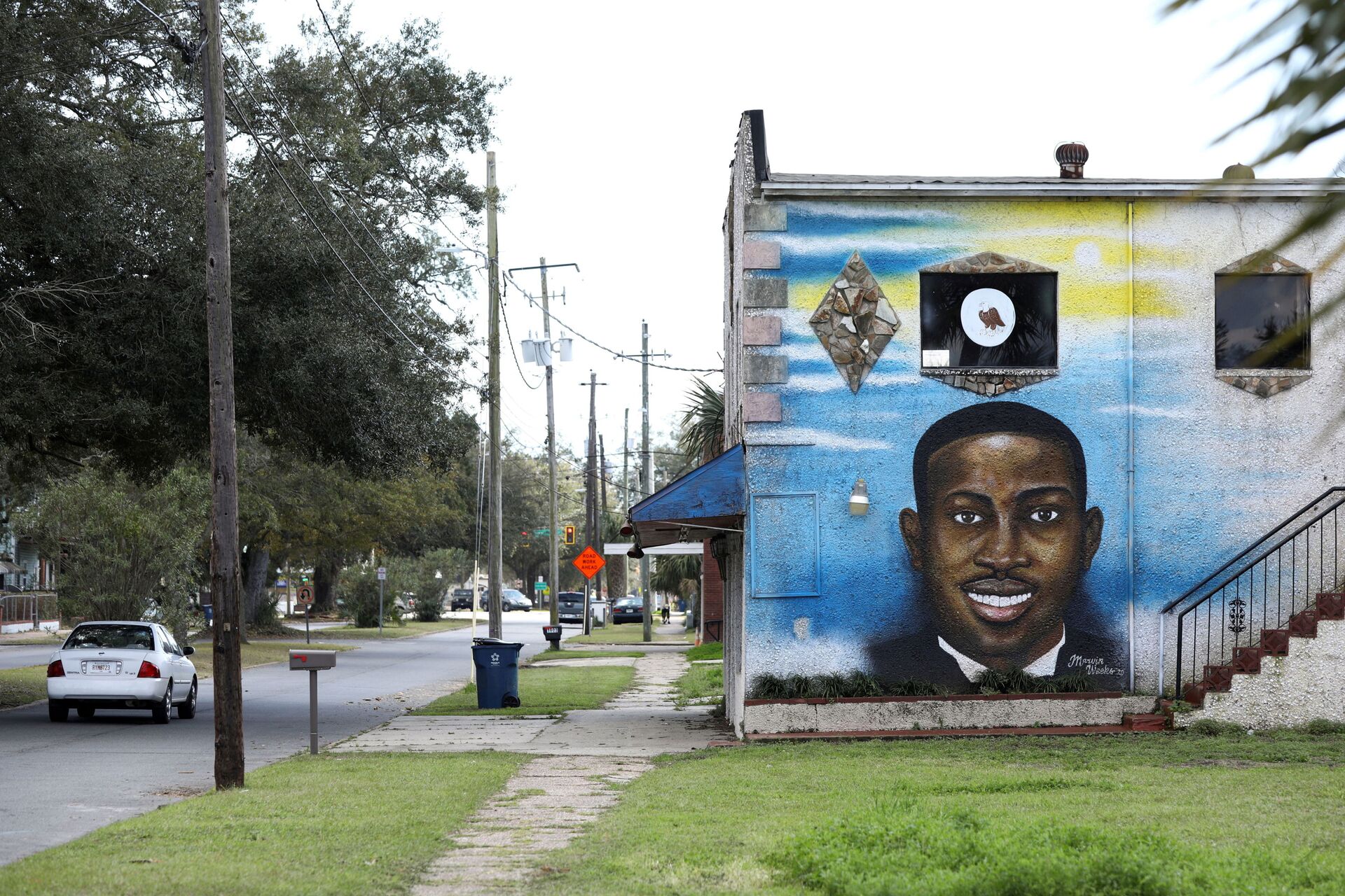 A mural depicts shot Black man Ahmaud Arbery as a Black History Month Memorial Ride is held in memory of those who have died through race-related violence, in Brunswick, Georgia, U.S., February 27, 2021. - Sputnik International, 1920, 07.01.2022