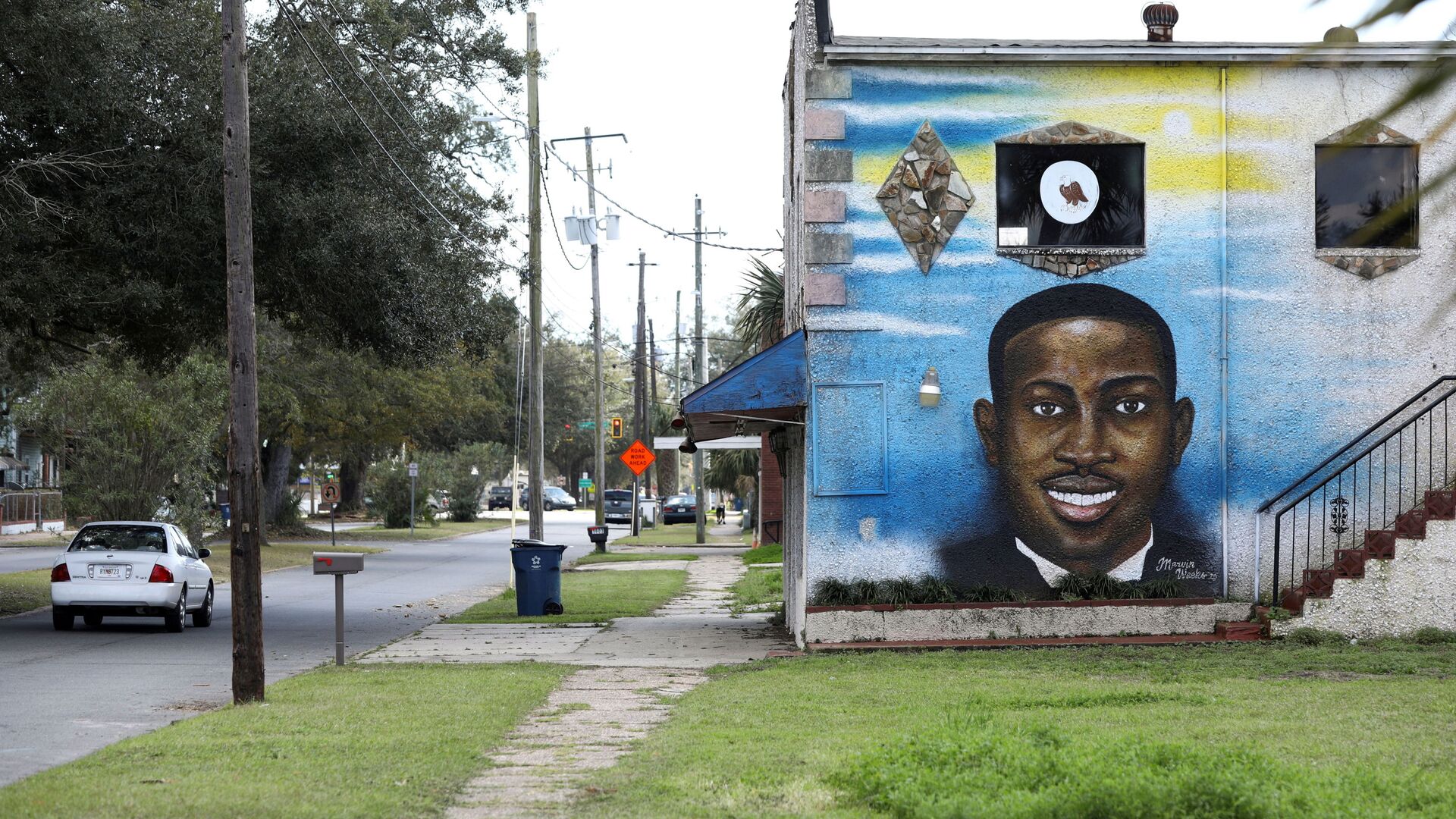A mural depicts shot Black man Ahmaud Arbery as a Black History Month Memorial Ride is held in memory of those who have died through race-related violence, in Brunswick, Georgia, U.S., February 27, 2021. - Sputnik International, 1920, 03.09.2021