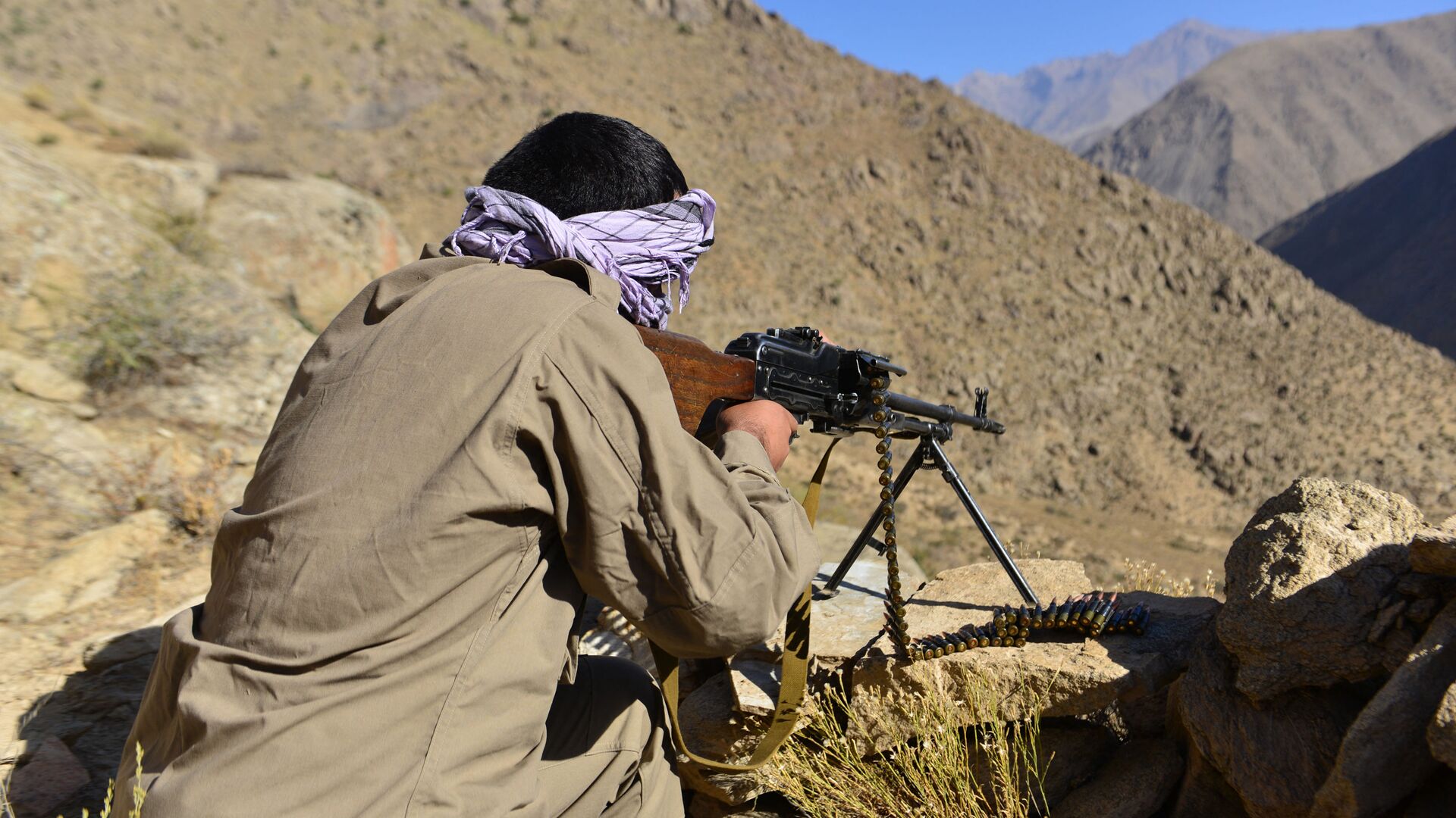 An Afghan resistance movement and anti-Taliban uprising forces personnel takes part in a military training at Malimah area of Dara district in Panjshir province on September 2, 2021 as the valley remains the last major holdout of anti-Taliban forces. - Sputnik International, 1920, 03.09.2021