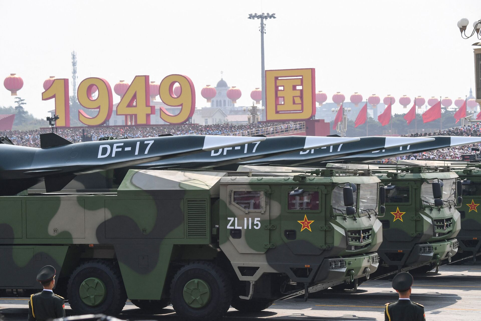 Military vehicles carrying DF-17 missiles participate in a military parade at Tiananmen Square in Beijing on October 1, 2019, to mark the 70th anniversary of the founding of the People’s Republic of China - Sputnik International, 1920, 22.10.2021