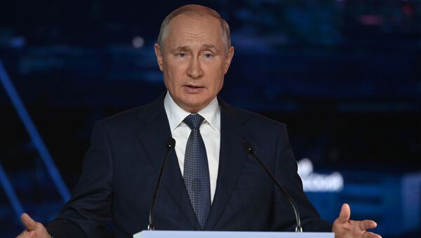 Russian President Vladimir Putin at the Eastern Economic Forum in Vladivostok - Sputnik International