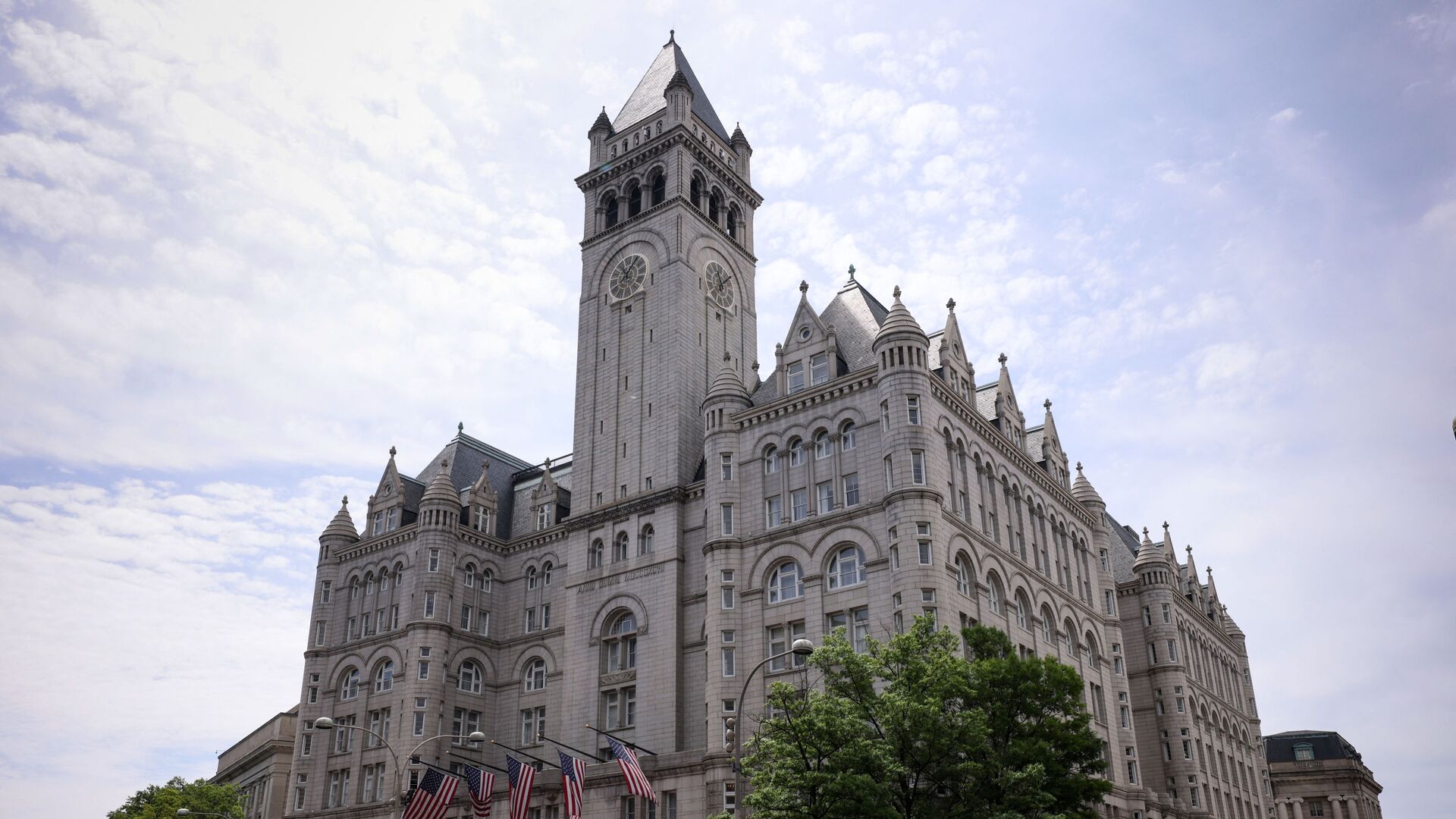The Trump International Hotel is seen on June 02, 2021 in Washington, DC. The Trump Organization is attempting to sell the lease to the hotel after failing to in 2019 before the pandemic hit.  - Sputnik International, 1920, 26.06.2023