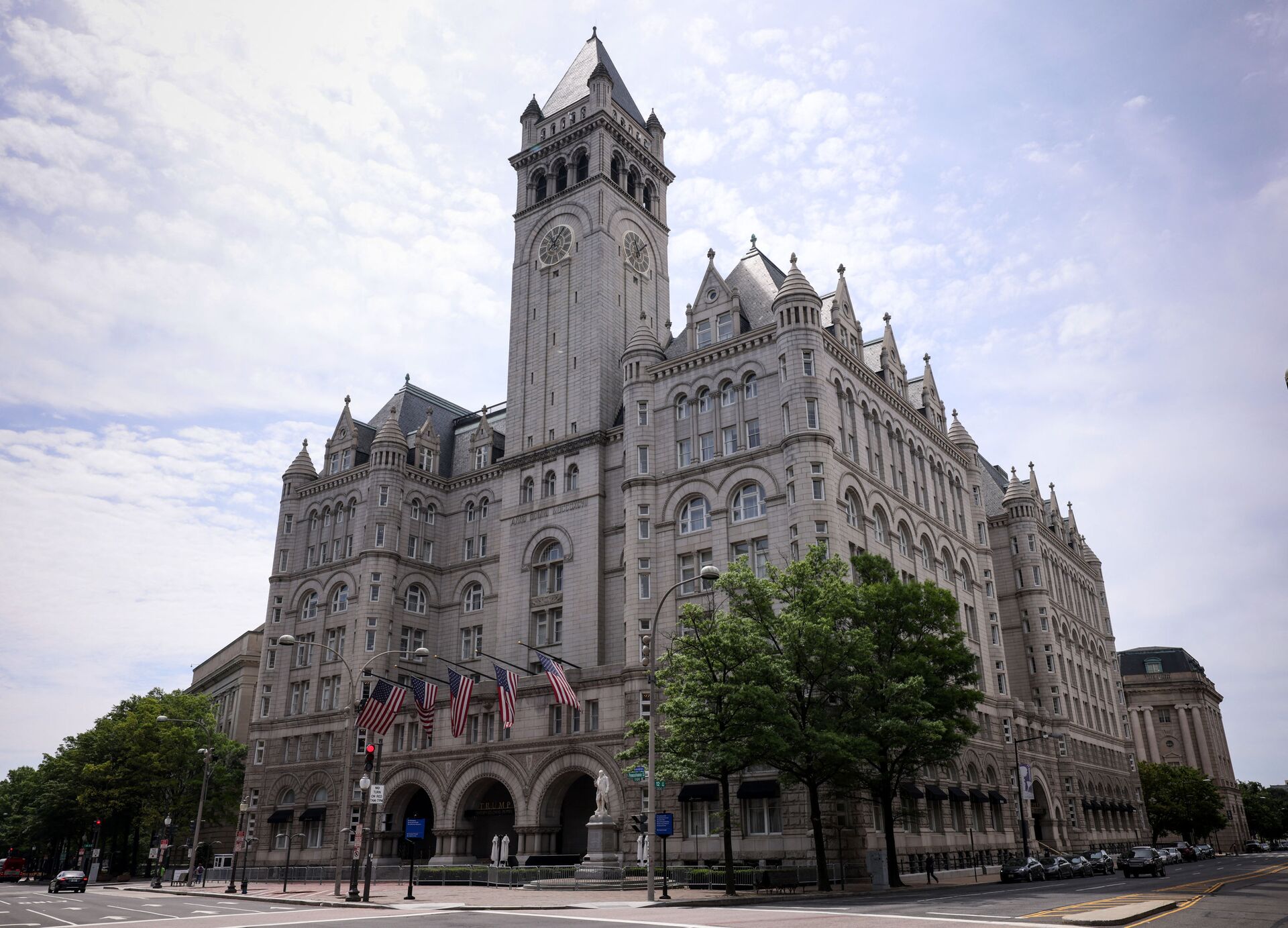 The Trump International Hotel is seen on June 02, 2021 in Washington, DC. The Trump Organization is attempting to sell the lease to the hotel after failing to in 2019 before the pandemic hit.  - Sputnik International, 1920, 11.05.2022