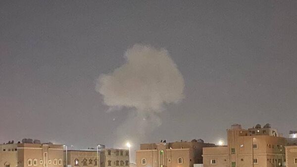 A photo of smoke after the explosion of an unidentified projectile near Dammam, Saudi Arabia on September 4, 2021 - Sputnik International