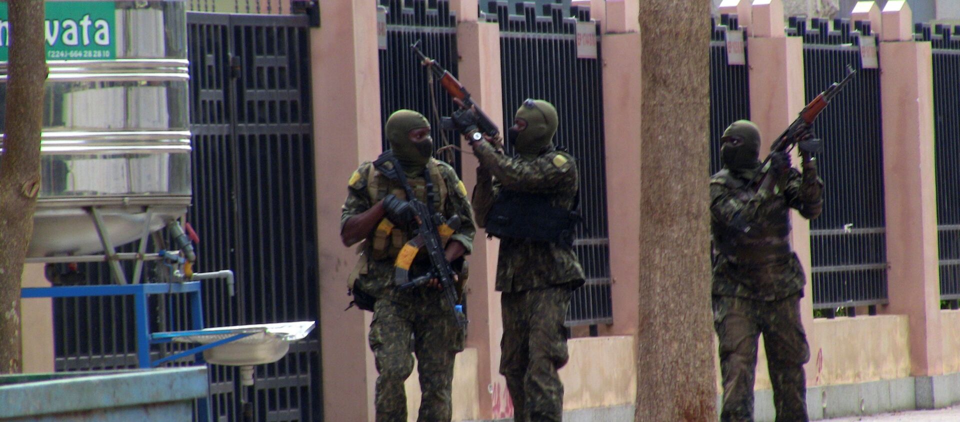 Special forces members are seen during an uprising that led to the toppling of president Alpha Conde in Kaloum neighbourhood of Conakry, Guinea September 5, 2021 - Sputnik International, 1920, 06.09.2021