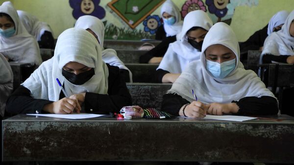 Schoolgirls attend class in Herat on August 17, 2021, following the Taliban stunning takeover of the country.  - Sputnik International