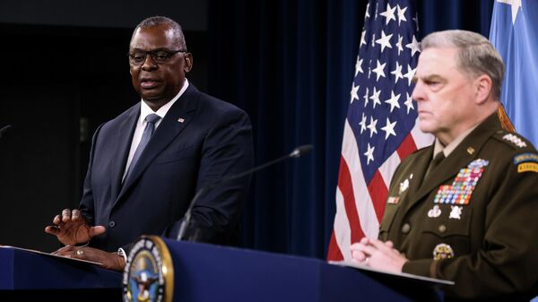 U.S. Defense Secretary Lloyd Austin and Joint Chiefs Chairman U.S. Army General Mark Milley discuss the end of the military mission in Afghanistan during a news conference at the Pentagon in Washington, U.S., September 1, 2021. - Sputnik International