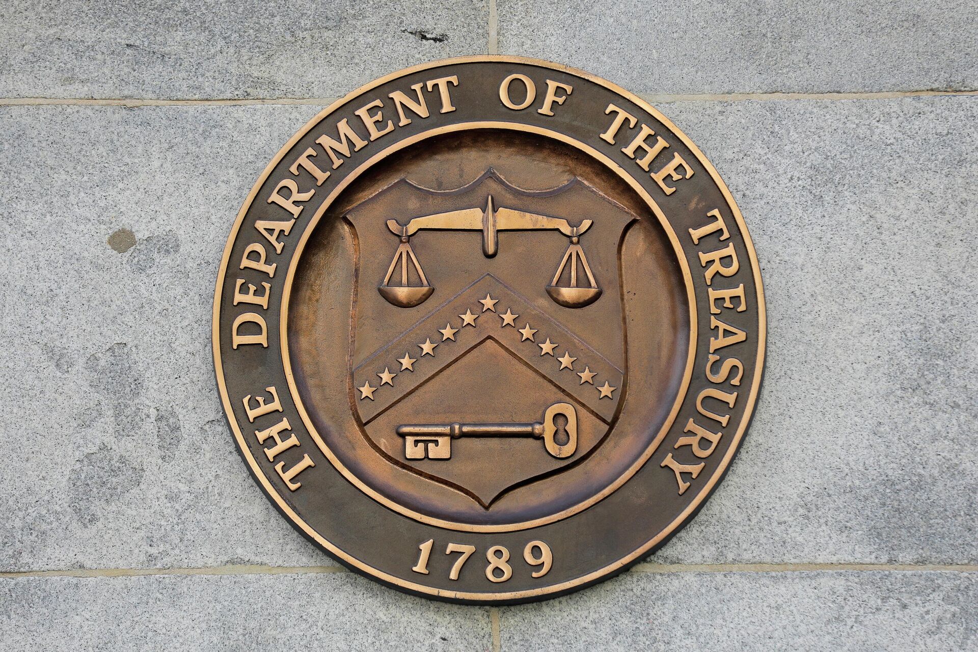 Signage is seen at the United States Department of the Treasury headquarters in Washington, D.C., U.S., August 29, 2020. - Sputnik International, 1920, 29.09.2021