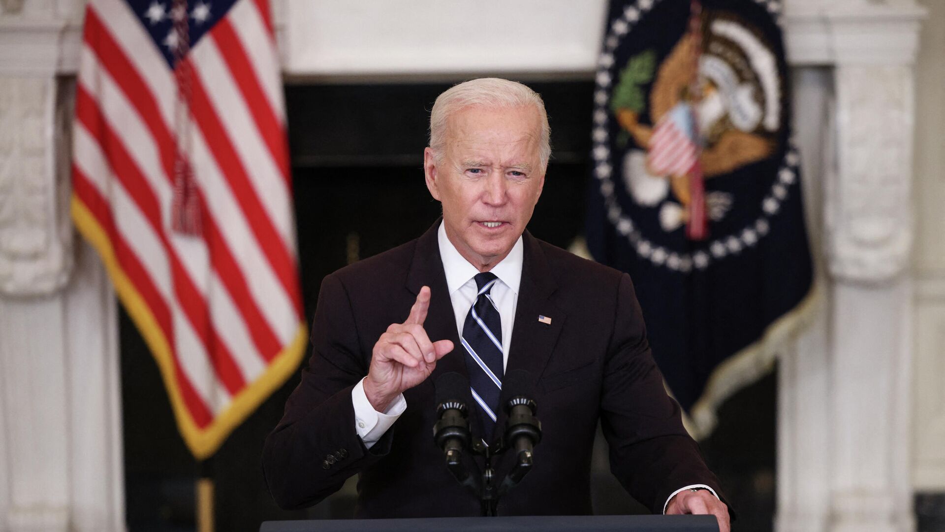 U.S. President Joe Biden speaks about combatting the coronavirus pandemic in the State Dining Room of the White House on September 9, 2021 in Washington, DC. - Sputnik International, 1920, 18.03.2022