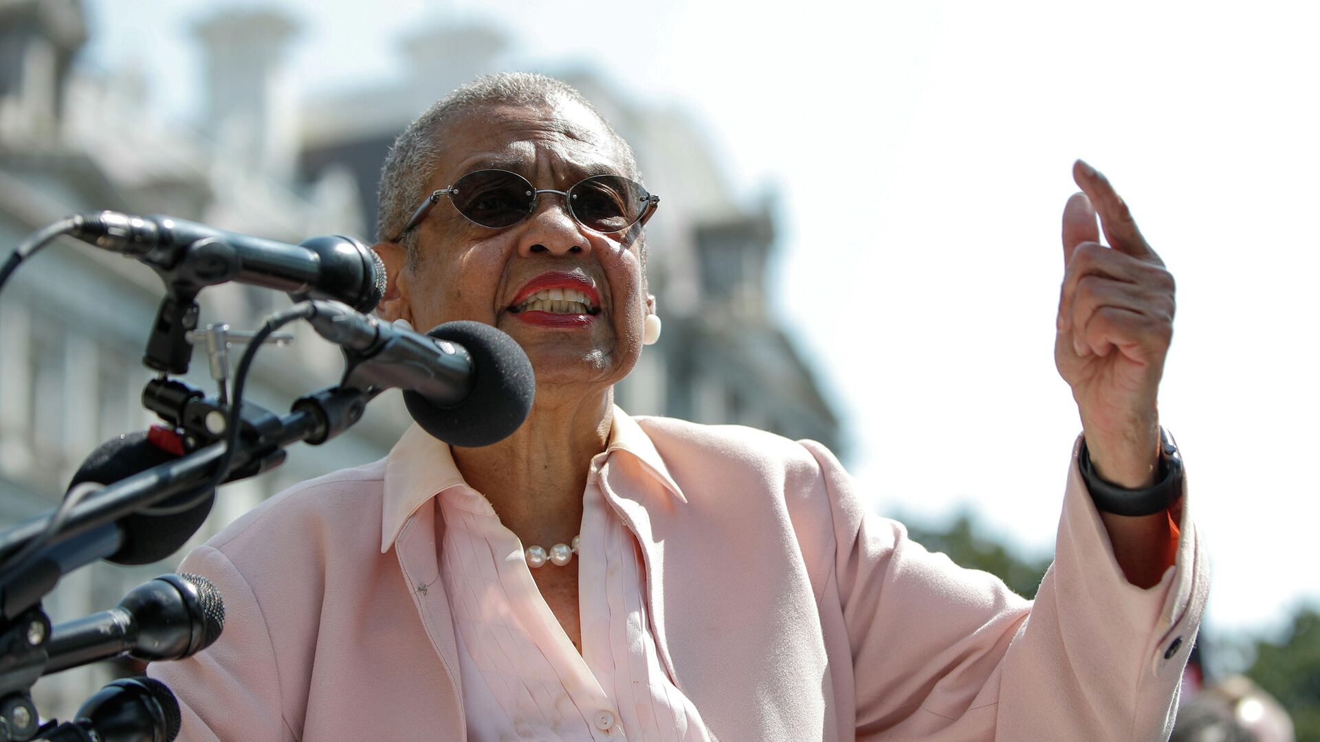 D.C. Delegate Eleanor Holmes Norton speaks about a petition drive urging the Senate to end the filibuster and pass voting rights legislation during a news conference near the White House, in Washington, U.S., August 12, 2021 - Sputnik International, 1920, 11.09.2021