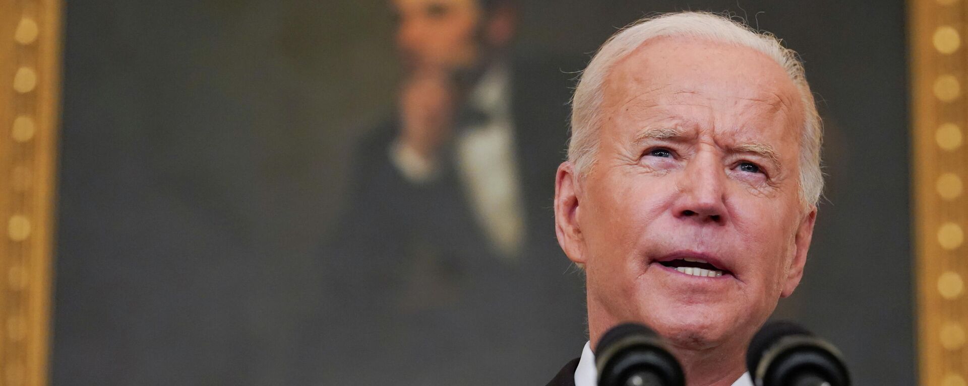 US President Joe Biden delivers remarks on the Delta variant and his administration's efforts to increase vaccinations, from the State Dining Room of the White House in Washington, US, September 9, 2021 - Sputnik International, 1920, 14.09.2021