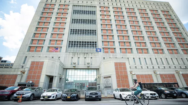 An exterior view of the Metropolitan Detention Center on July 14, 2020 in New York City. An arraignment and bail hearing was held for Ghislaine Maxwell, former girlfriend and alleged accomplice of Jeffrey Epstein, as a result of charges relating to her dealings with Epstein and other suspected crimes - Sputnik International