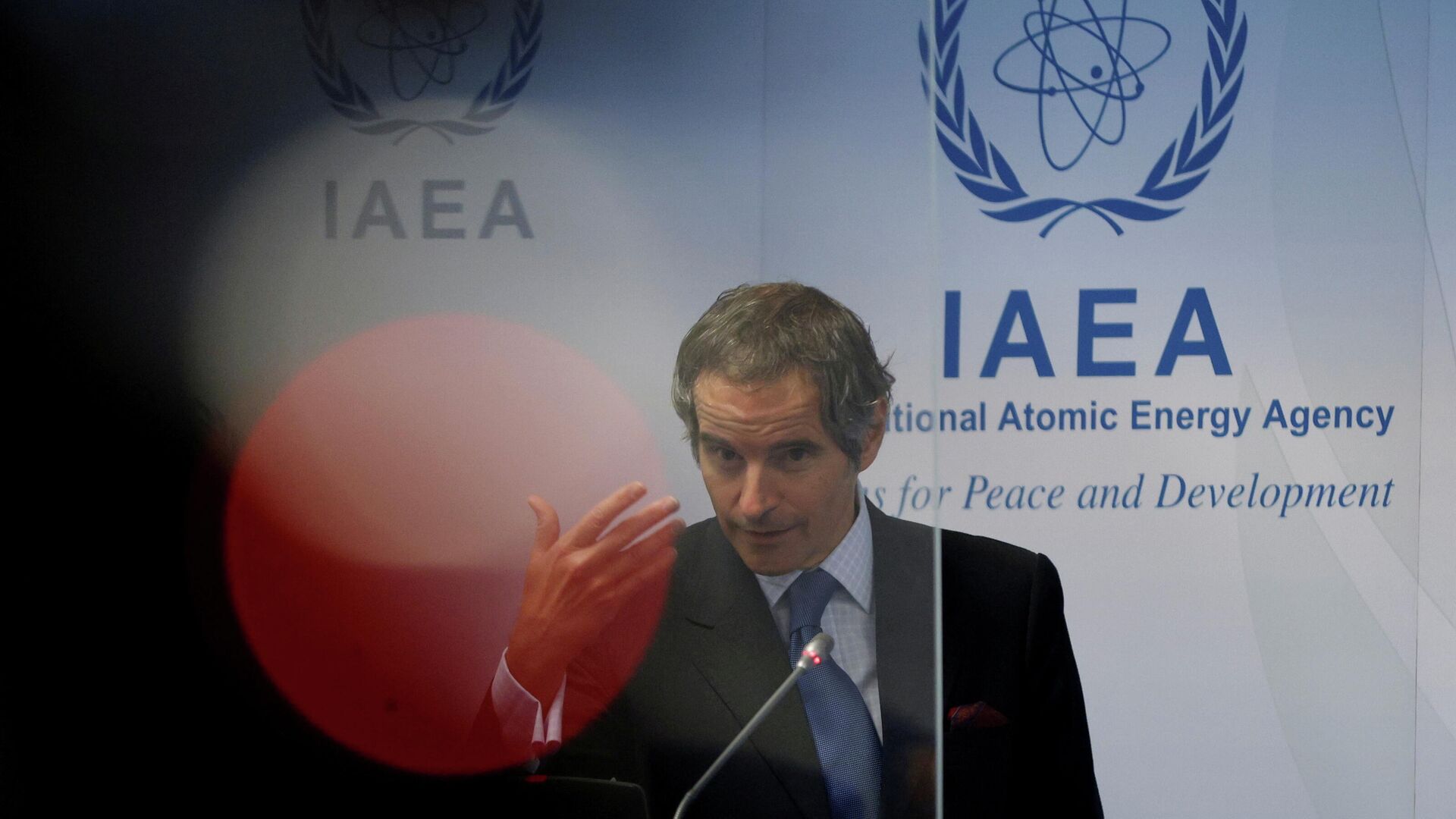 International Atomic Energy Agency (IAEA) Director General Rafael Grossi attends a news conference during a board of governors meeting at the IAEA headquarters in Vienna, Austria, June 7, 2021.  - Sputnik International, 1920, 12.09.2021