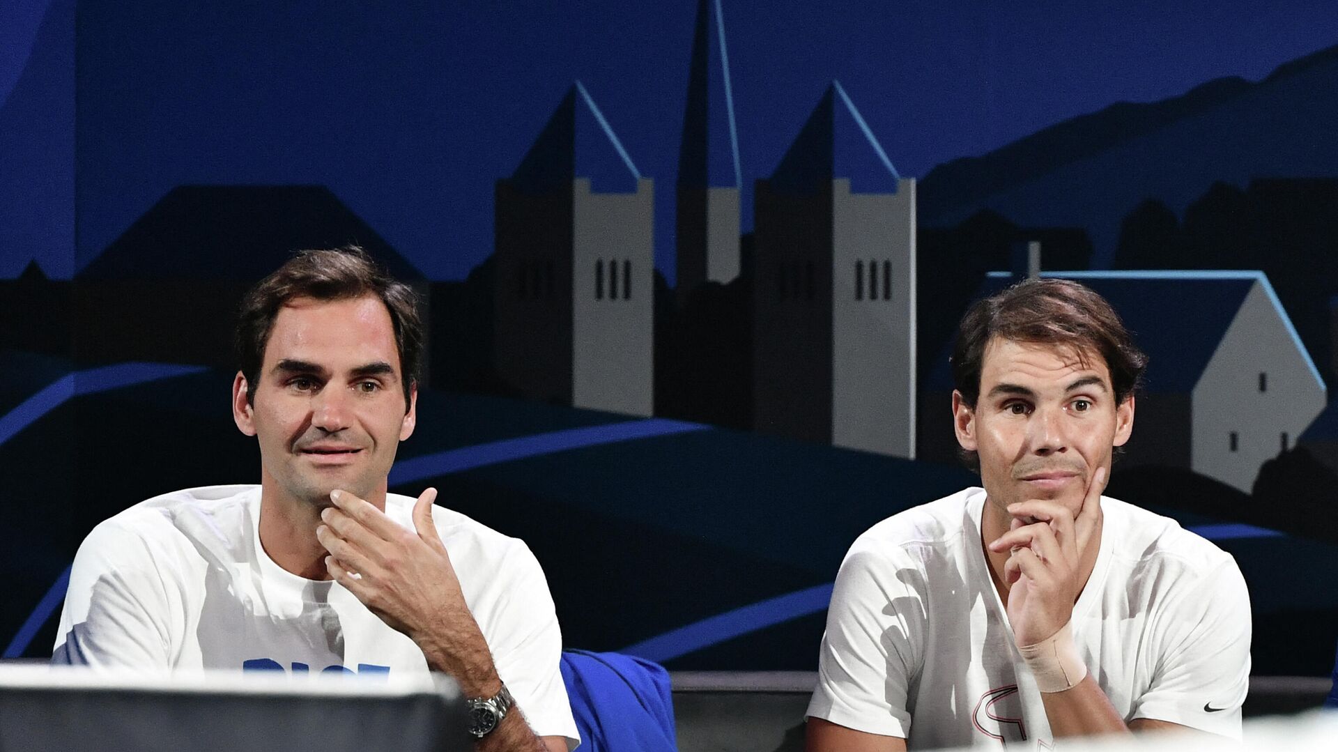 Team Europe's Roger Federer (L) and teammate Rafael Nadal watch a match as part of the 2019 Laver Cup tennis tournament in Geneva, on September 20, 2019 - Sputnik International, 1920, 13.09.2021
