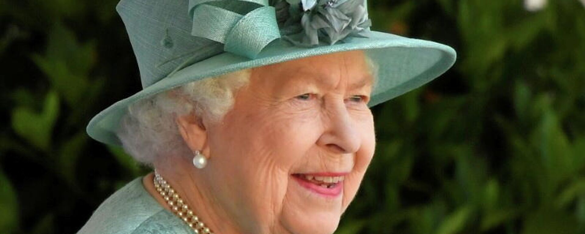 Britain's Queen Elizabeth attends a ceremony to mark her official birthday at Windsor Castle in Windsor, Britain, June 13, 2020 - Sputnik International, 1920, 15.10.2021