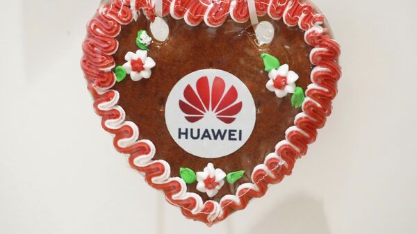A gingerbread heart of Chinese IT giant HUAWEI is pictured at a two-day party convention of Bavaria's Christian Social Union party (CSU) in Nuremberg, Germany, September 11, 2021. - Sputnik International