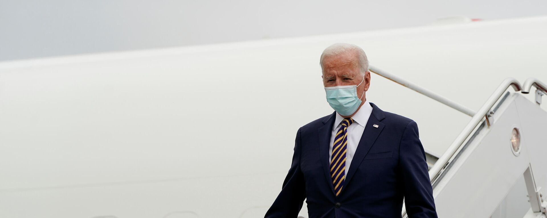 U.S. President Joe Biden walks from  Air Force One as he arrives in Dover, Delaware, U.S., September 17, 2021. - Sputnik International, 1920, 17.09.2021